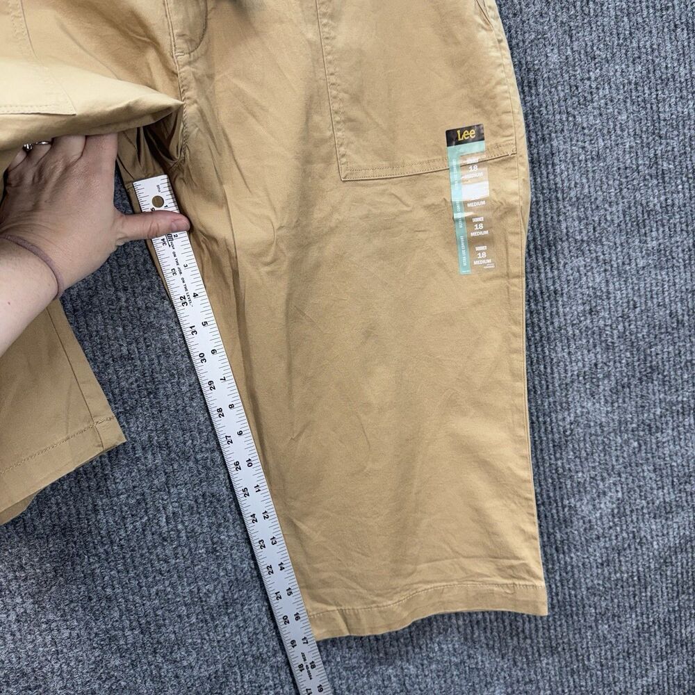 Lee Skimmer Capri Shorts Womens 18 Khaki Tan Ultra Lux Comfort Flex Mid Rise NEW - Picture 7 of 8